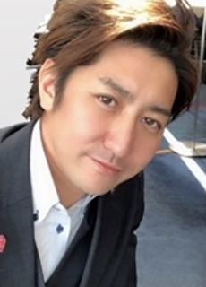 ⼩⼭ 宏治